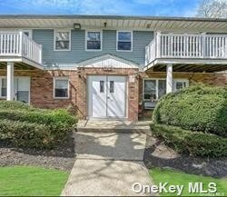 5 A Hemlock Dr in Bay Shore, NY - Building Photo