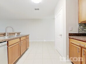 492 Shirley Dr in Apopka, FL - Foto de edificio - Building Photo