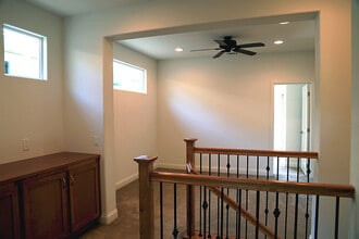 321 Oak Hill Rd in Paso Robles, CA - Building Photo - Building Photo