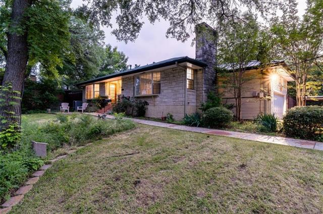 827 N Hampton Rd in Dallas, TX - Foto de edificio