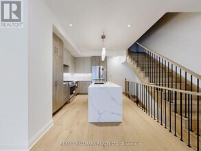 126 Alton Cres in Vaughan, ON - Building Photo - Building Photo