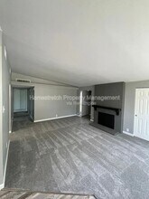 430 Holiday Hl in Florissant, MO - Building Photo - Building Photo