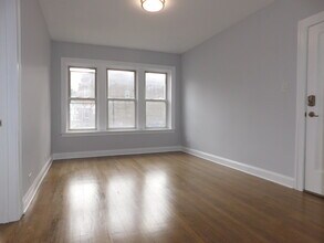 3700 W Cornelia Ave-Unit -1 in Chicago, IL - Building Photo - Building Photo