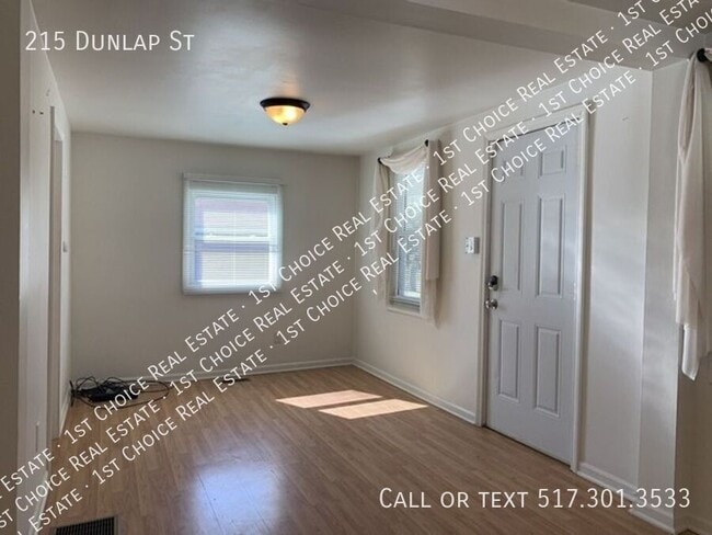 215 Dunlap St in Lansing, MI - Building Photo - Building Photo