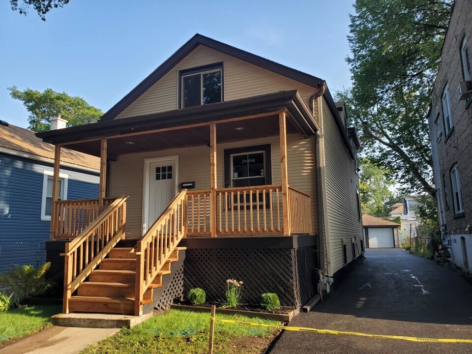 1820 Crain St in Evanston, IL - Building Photo