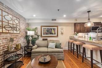 157 Calhoun St in Charleston, SC - Building Photo - Building Photo