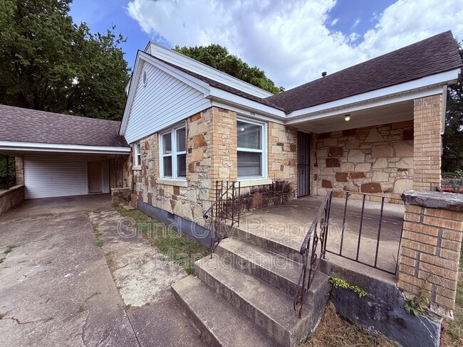 1838 McMillan St in Memphis, TN - Building Photo - Building Photo
