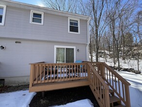270 Sunderland Rd in Worcester, MA - Building Photo - Building Photo