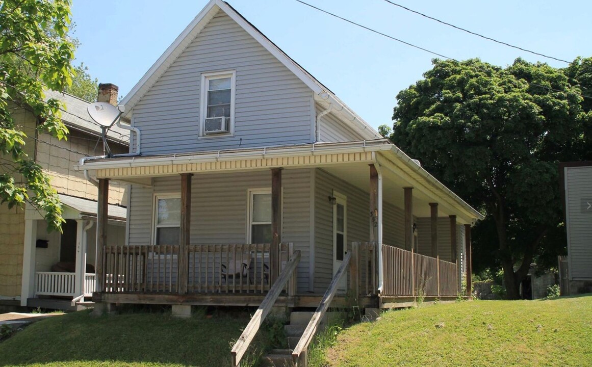 352 Newman St in Mansfield, OH - Foto de edificio