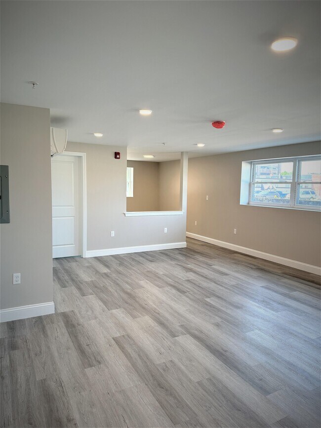 530 Chestnut St in Manchester, NH - Building Photo - Building Photo