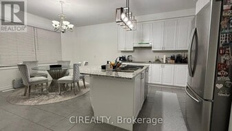 268 Bonnieglen Farm Blvd in Caledon, ON - Building Photo