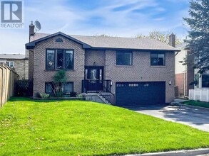 3 Cherry Blossom Crescent in Courtice, ON - Building Photo - Building Photo