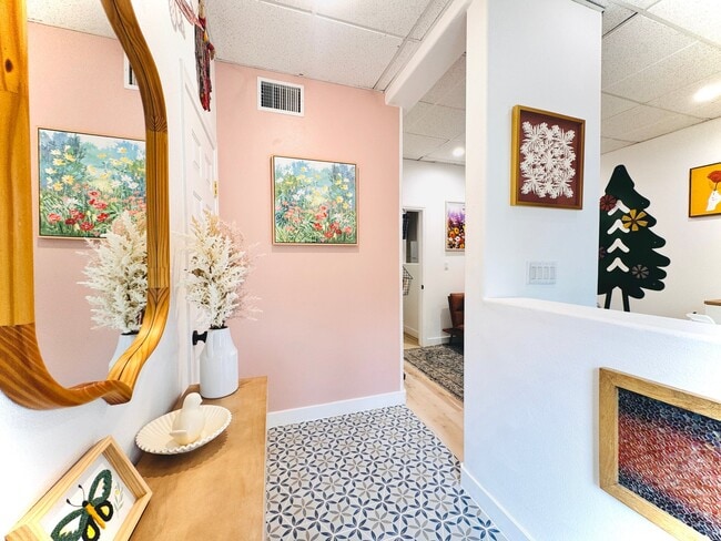 6040 Cedar St, Unit A in Wrightwood, CA - Foto de edificio - Building Photo