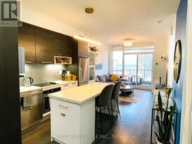 36 Park Lawn Rd in Toronto, ON - Building Photo