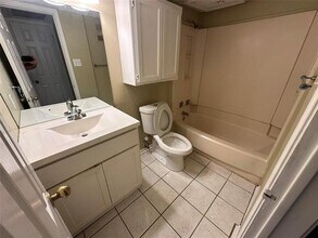 3210 S Fielder Rd in Arlington, TX - Building Photo - Building Photo