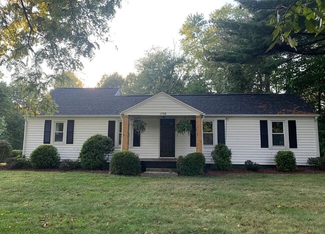 property at 3750 S Snoddy Rd