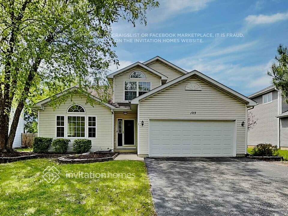1713 Wake Island Dr in Joliet, IL - Building Photo