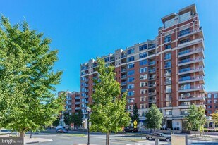 3650 S Glebe Rd in Arlington, VA - Building Photo