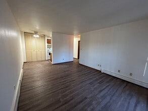 Northgate Apartments LLC in Beloit, WI - Building Photo - Interior Photo