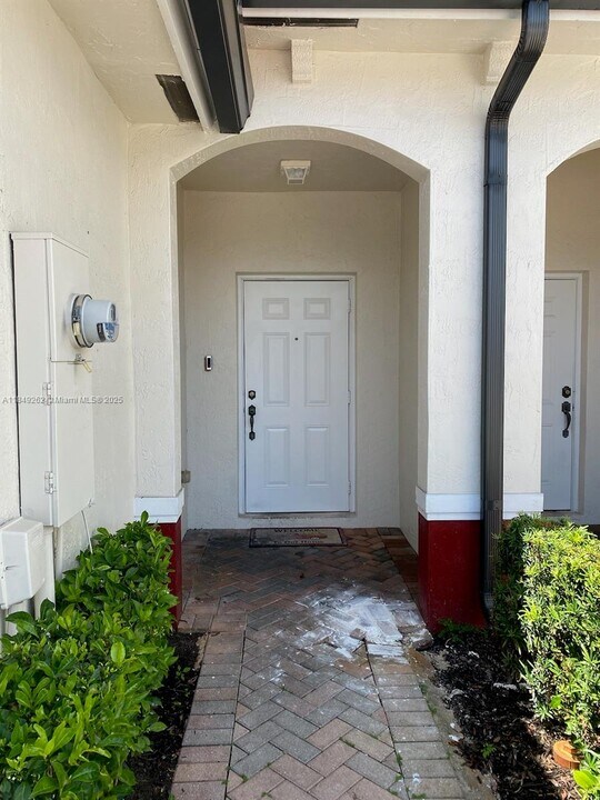 3680 NW 29th Ct in Lauderdale Lakes, FL - Building Photo