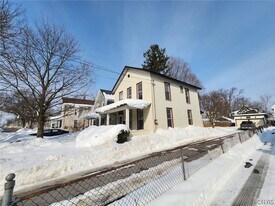 621 Academy St in Watertown, NY - Building Photo