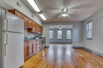 1632 E Baltimore St-Unit -Apt 4 in Baltimore, MD - Foto de edificio - Building Photo