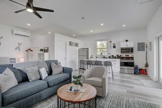 27250 Shriver Ave in Bonita Springs, FL - Building Photo - Building Photo