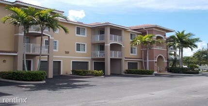 6505 Emerald Dunes Dr-Unit -Apt 103 in West Palm Beach, FL - Building Photo - Building Photo