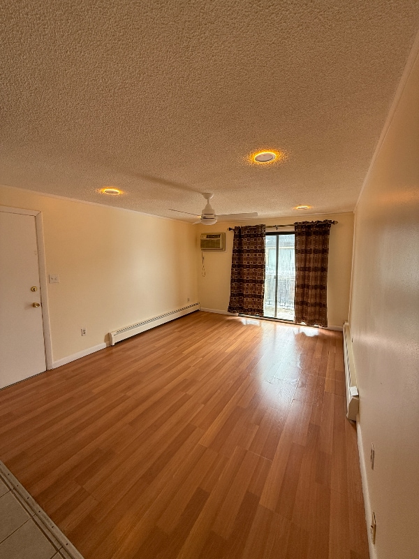 351 Pawtucket Blvd in Lowell, MA - Foto de edificio - Building Photo