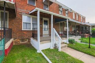 130 Reedbird Ave in Baltimore, MD - Foto de edificio - Building Photo