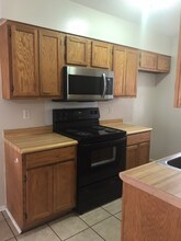 7631 Lexington Dr in Biloxi, MS - Foto de edificio - Building Photo