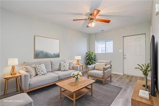 1447 W 40th St in Norfolk, VA - Foto de edificio - Building Photo