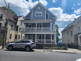 120 Easton Ave in Waterbury, CT - Building Photo