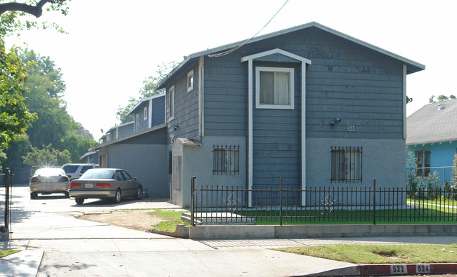522-524 Summit Ave in Pasadena, CA - Foto de edificio - Building Photo