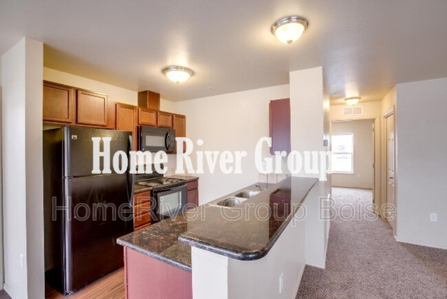 11033 W Brassy Cove Loop in Nampa, ID - Building Photo - Building Photo