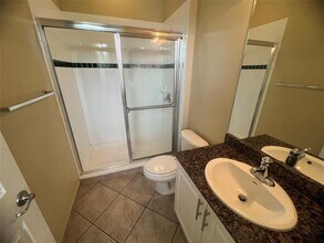 6920 Julia Gardens Dr in Coconut Creek, FL - Building Photo - Building Photo