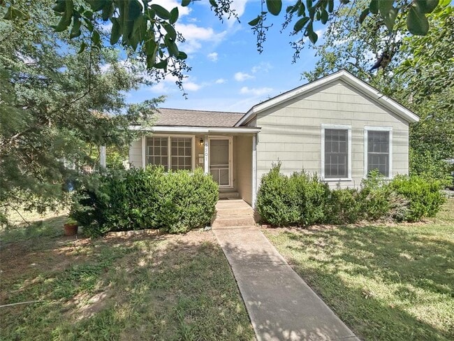property at 5501 Montview St