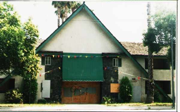 Roscoe Apartments in Los Angeles, CA - Foto de edificio - Building Photo