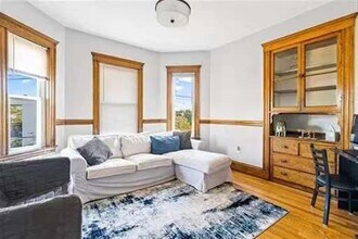 19 Jaques St, Unit 1 in Somerville, MA - Building Photo - Building Photo