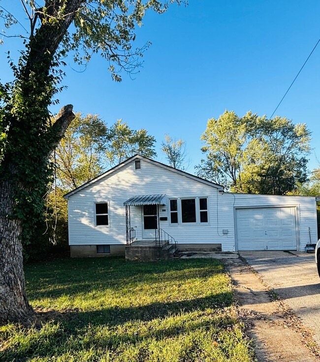 property at 407 E Spencer Ave