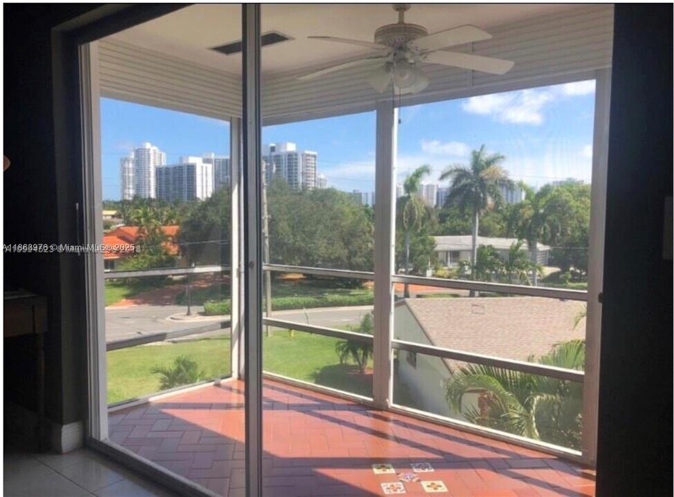 700 Layne Blvd in Hallandale Beach, FL - Building Photo