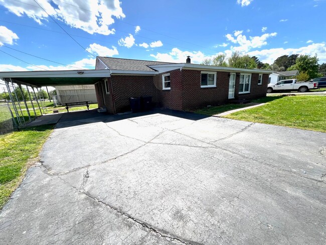 849 2nd St in Emporia, VA - Building Photo - Building Photo