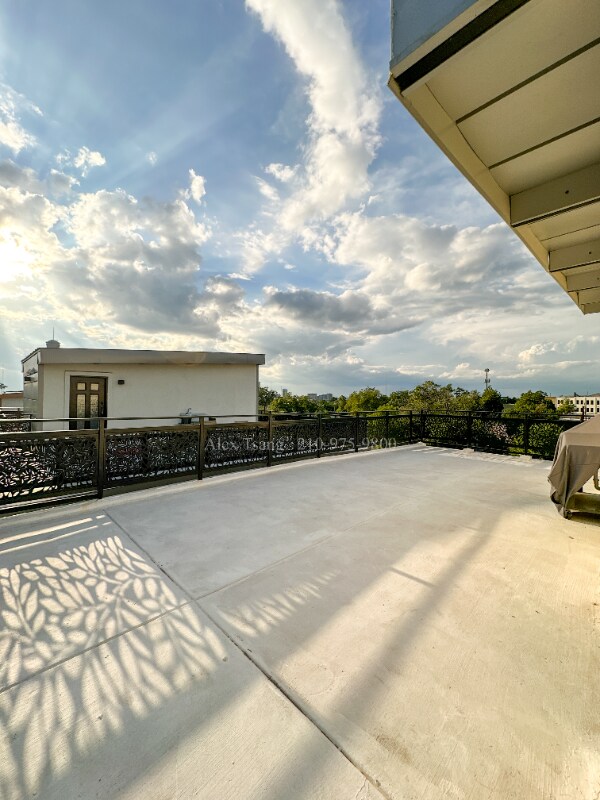 222 S Olive St in San Antonio, TX - Building Photo - Building Photo