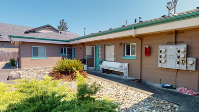 202 N Gifford Ave in Arlington, WA - Building Photo - Building Photo