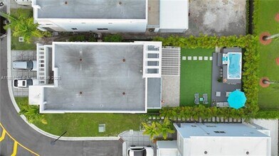 10360 NW 68th Terrace in Doral, FL - Building Photo - Building Photo