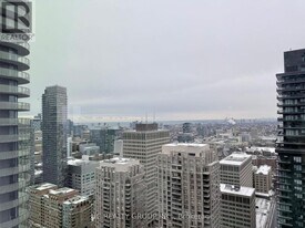 8 Wellesley St W in Toronto, ON - Building Photo