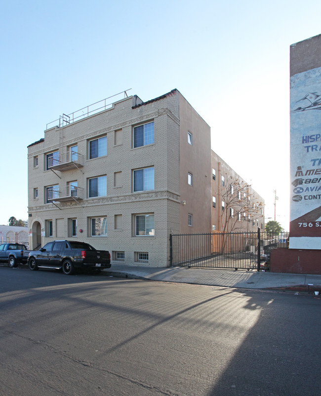 Central City Apartments in Los Angeles, CA - Foto de edificio - Building Photo