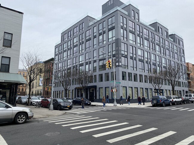 188 Montrose Ave in Brooklyn, NY - Building Photo - Building Photo