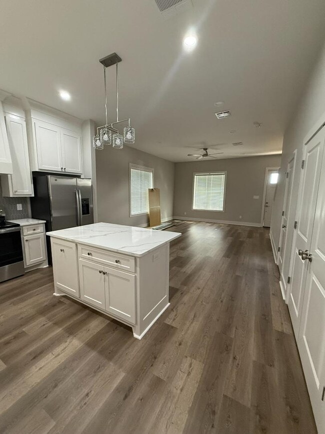 4151 W Prien Lake Rd in Lake Charles, LA - Building Photo - Building Photo