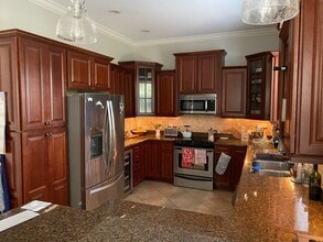 4016 Southernwood Ct in Tampa, FL - Building Photo - Building Photo